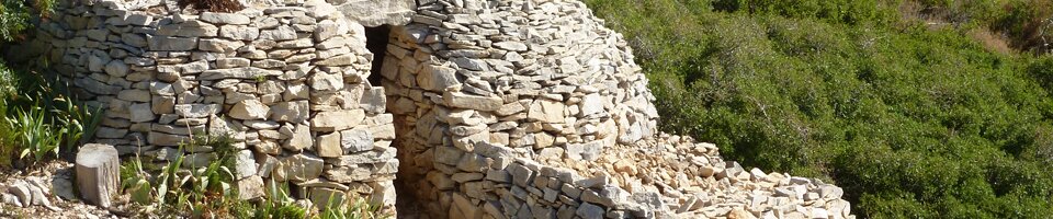 Dans les garrigues d'Aramon ; photo C. Hugeux